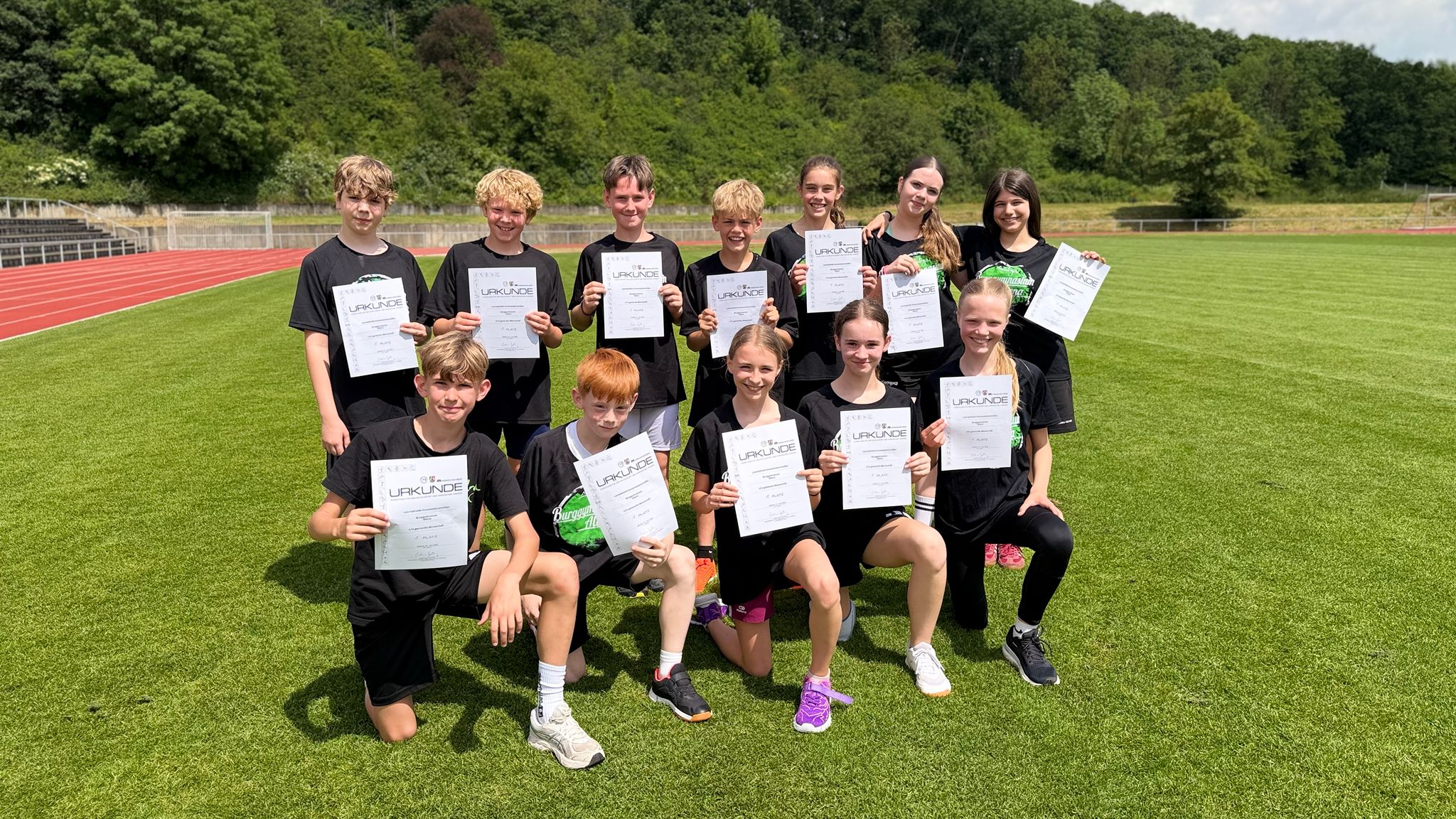 Leichtathletik Mannschaft des Burggymnasiums Altena gewinnt Kreismeistertitel