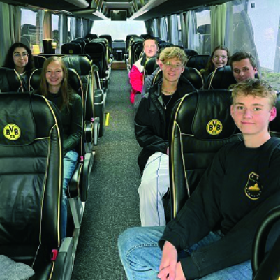 Mit dem BVB-Mannschaftsbus zur Uni nach Iserlohn