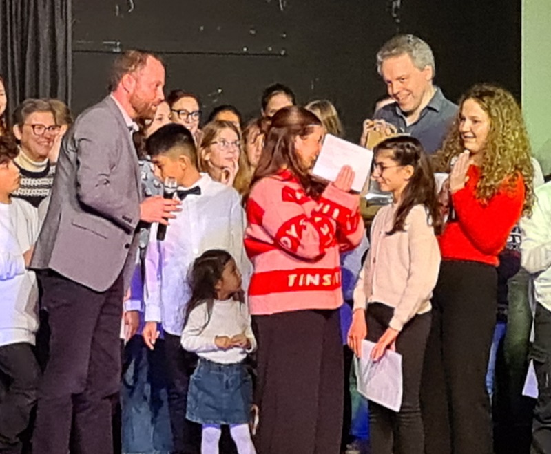 Christmas-Show versetzt Schulgemeinde in vorweihnachtliche Stimmung