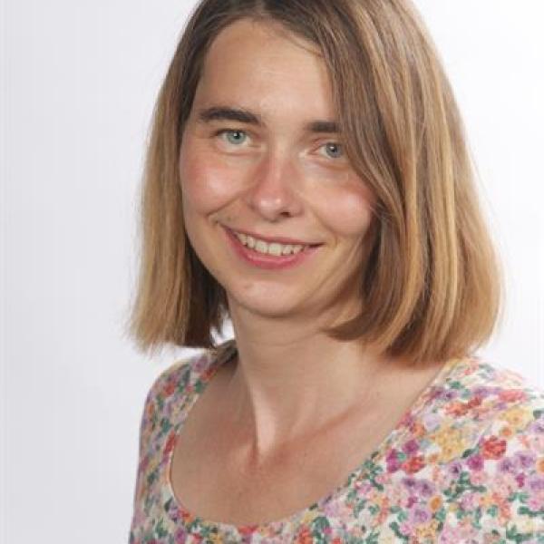 Wilhelm, Dr. Julia
